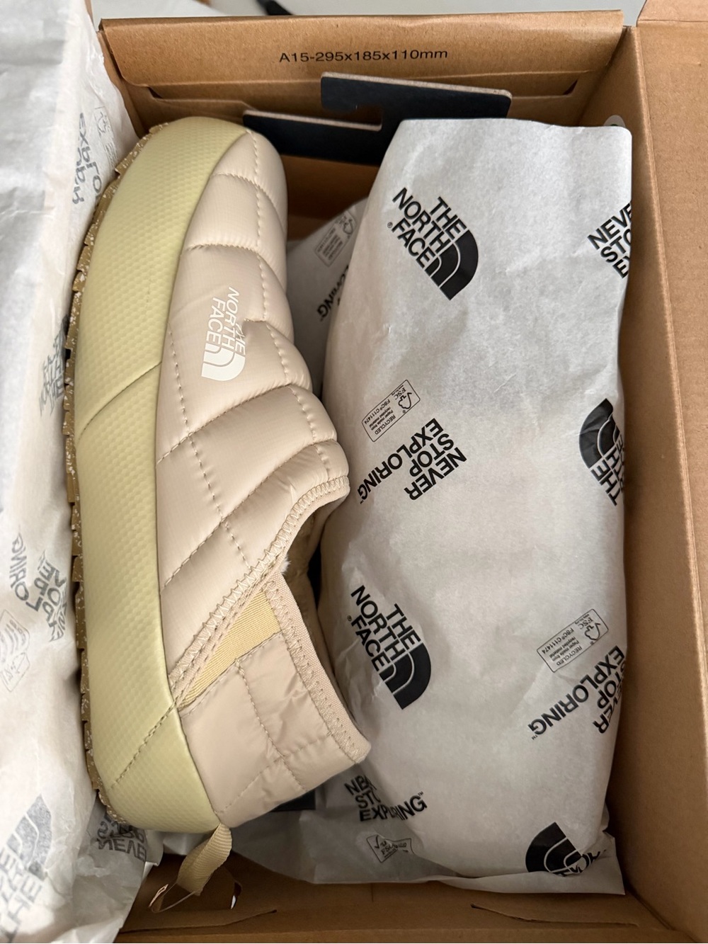 The North Face W Thermoball Traction Mule V - Gravel / White Dune